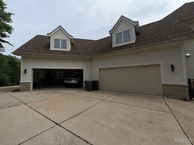 2457 Town and Country Lane, Town And Country, MO 63131