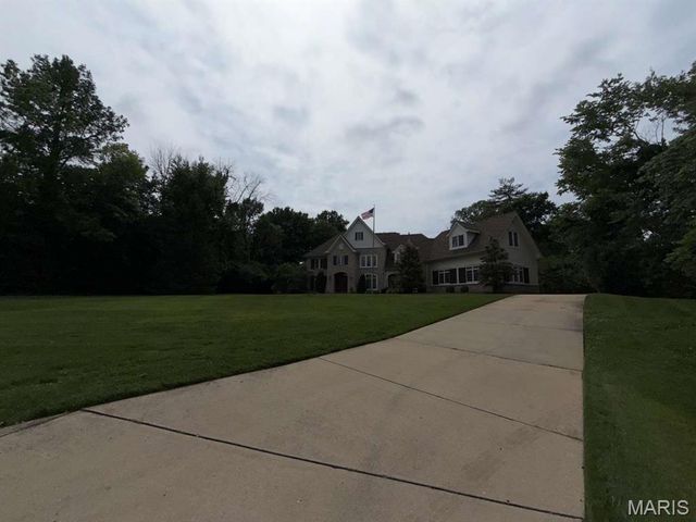 2457 Town and Country Lane, Town And Country, MO 63131