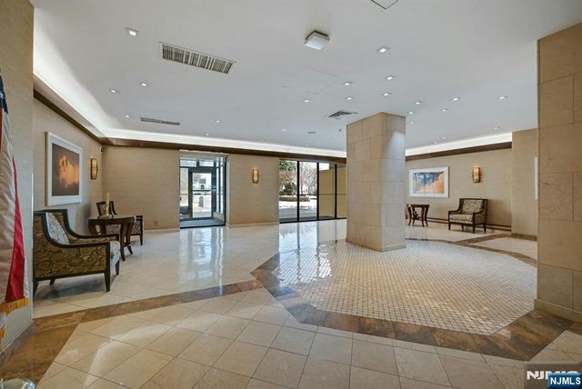 300 Winston Drive 919, Cliffside Park, NJ 07010