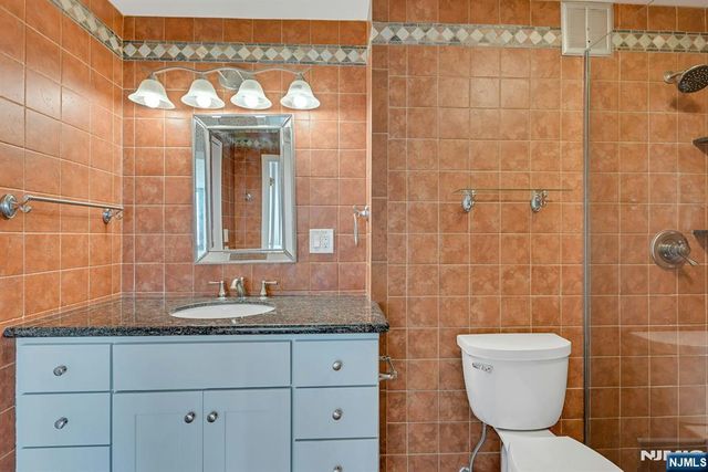 300 Winston Drive 919, Cliffside Park, NJ 07010