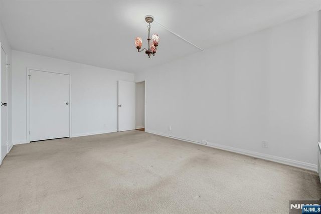 300 Winston Drive 919, Cliffside Park, NJ 07010