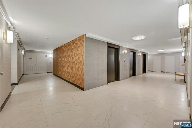 300 Winston Drive 919, Cliffside Park, NJ 07010