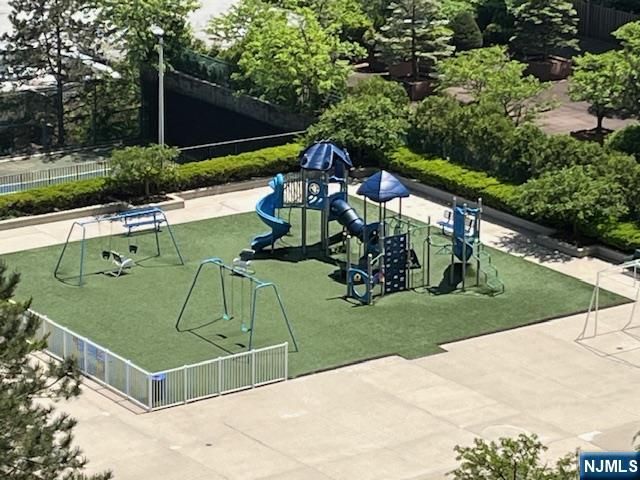 300 Winston Drive 919, Cliffside Park, NJ 07010