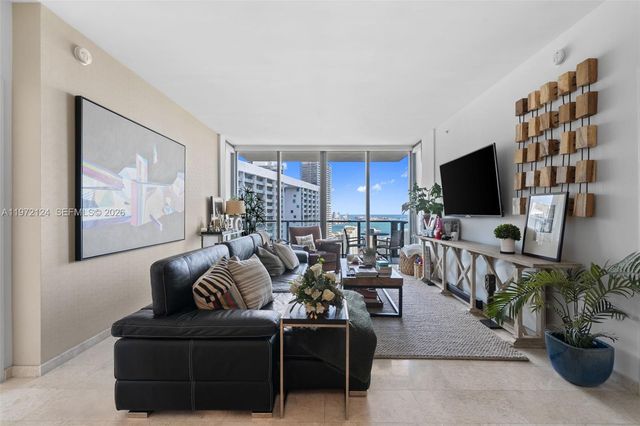 68 SE 6th St 3209, Miami, FL 33131