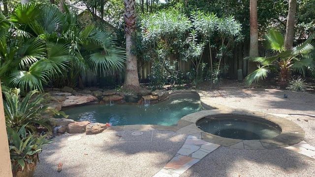 59 Douvaine Court, The Woodlands, TX 77382