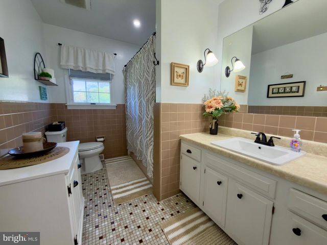 234 WHEAT RD, Buena, NJ 08310