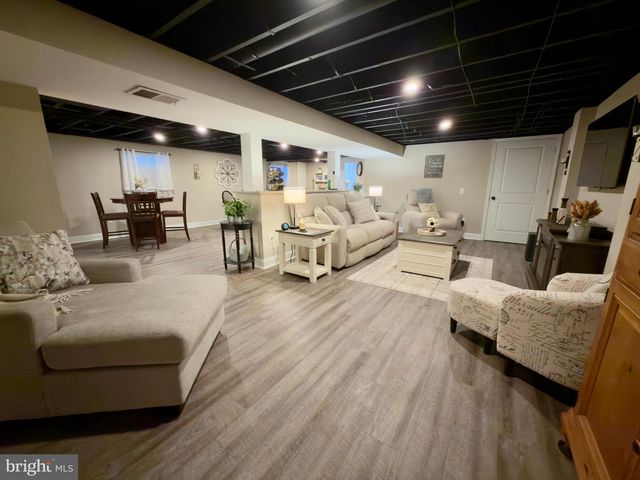 234 WHEAT RD, Buena, NJ 08310