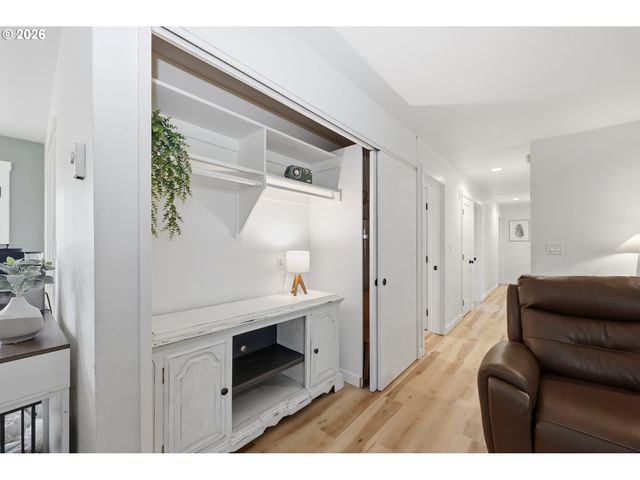 239 Ne Azalea Dr, Adair Village, OR 97330