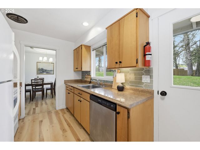 239 Ne Azalea Dr, Adair Village, OR 97330