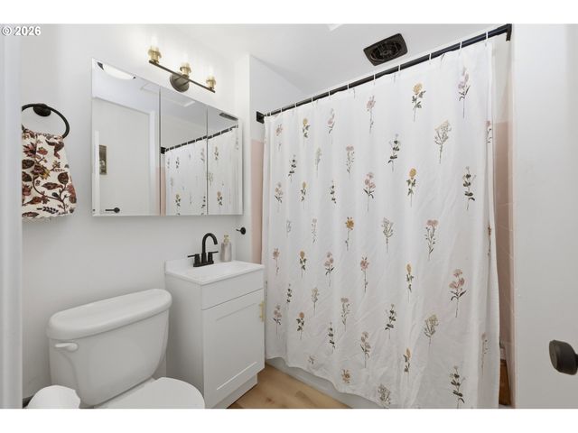 239 Ne Azalea Dr, Adair Village, OR 97330