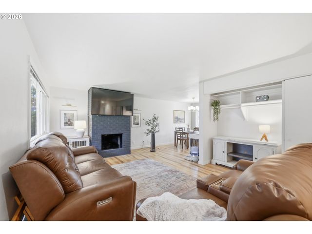 239 Ne Azalea Dr, Adair Village, OR 97330