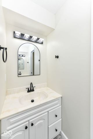 810 Ramblin Road, Greenwood, IN 46142