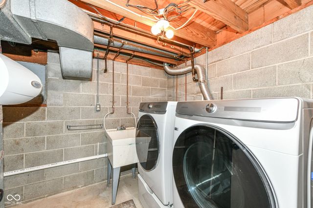 810 Ramblin Road, Greenwood, IN 46142