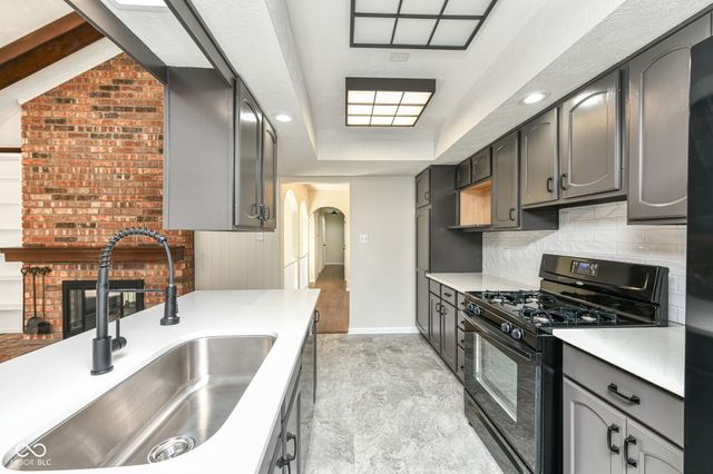 810 Ramblin Road, Greenwood, IN 46142