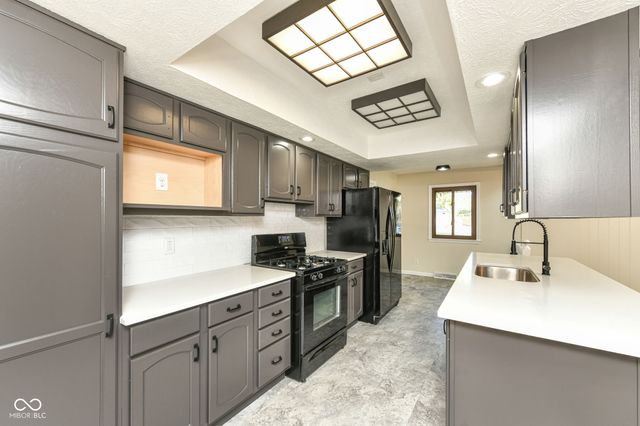 810 Ramblin Road, Greenwood, IN 46142