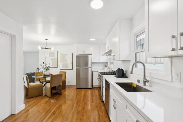 293 W 39th Avenue, San Mateo, CA 94403