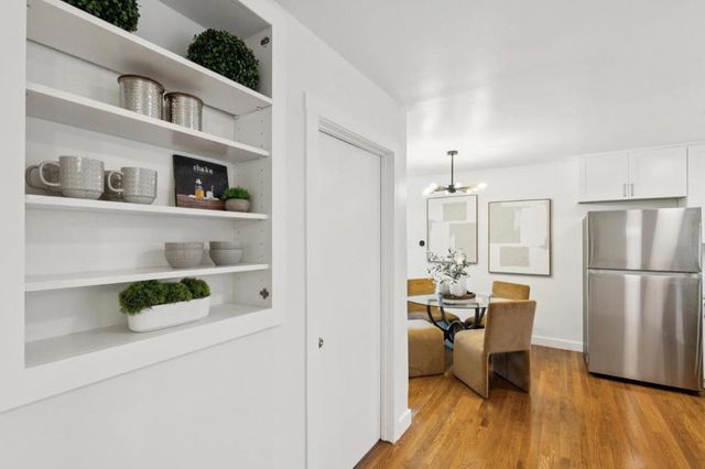 293 W 39th Avenue, San Mateo, CA 94403