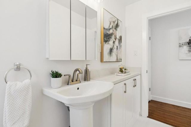 293 W 39th Avenue, San Mateo, CA 94403