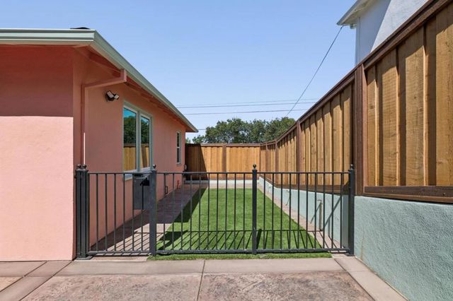 293 W 39th Avenue, San Mateo, CA 94403