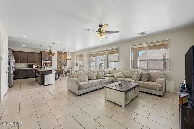 10155 W GOLDEN Lane, Peoria, AZ 85345