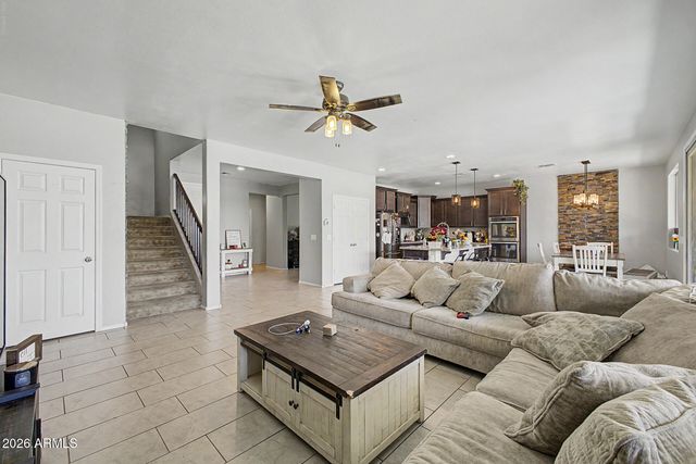 10155 W GOLDEN Lane, Peoria, AZ 85345