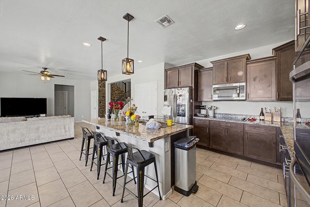 10155 W GOLDEN Lane, Peoria, AZ 85345