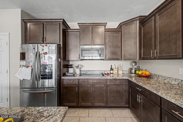 10155 W GOLDEN Lane, Peoria, AZ 85345