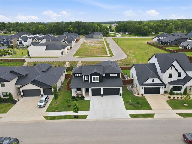 3507 SW Starburst Avenue, Bentonville, AR 72713