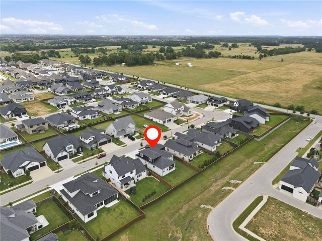 3507 SW Starburst Avenue, Bentonville, AR 72713