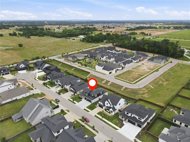 3507 SW Starburst Avenue, Bentonville, AR 72713