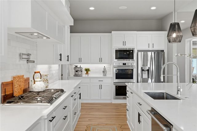 3507 SW Starburst Avenue, Bentonville, AR 72713