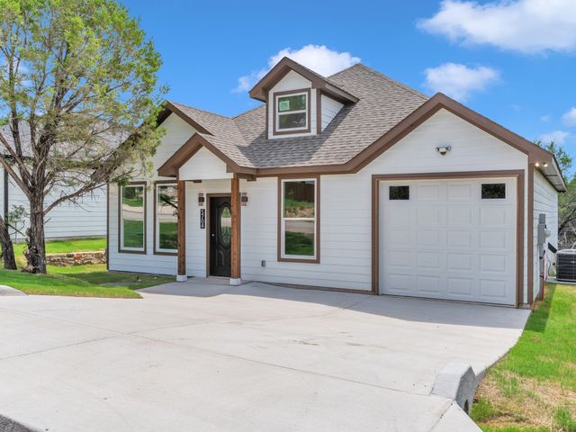 5704 San Jacinto Drive, Granbury, TX 76048