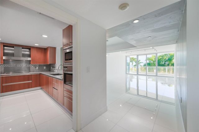 2627 S Bayshore Dr 604, Miami, FL 33133