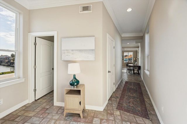 1854 Tiki Drive, Tiki Island, TX 77554