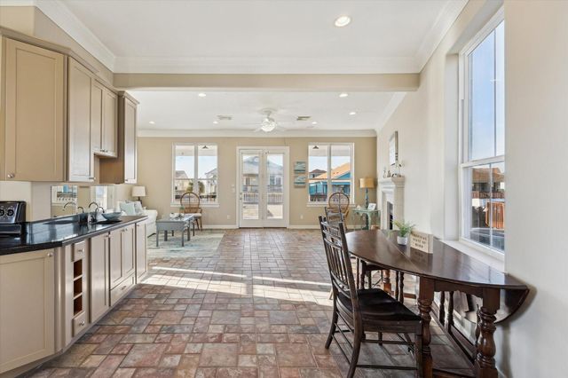 1854 Tiki Drive, Tiki Island, TX 77554