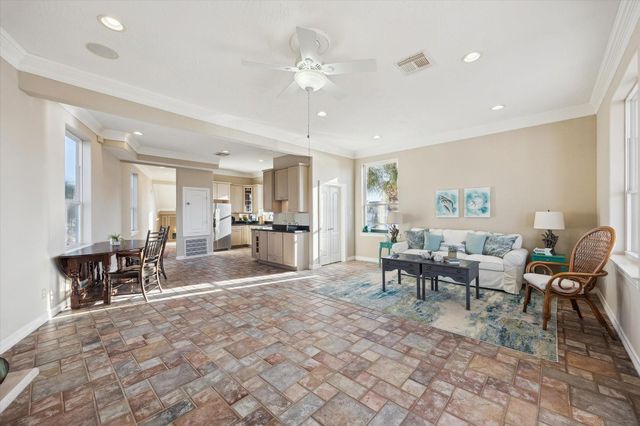 1854 Tiki Drive, Tiki Island, TX 77554