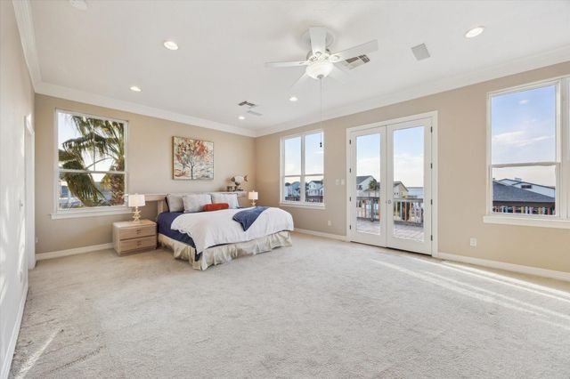 1854 Tiki Drive, Tiki Island, TX 77554