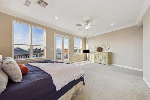 1854 Tiki Drive, Tiki Island, TX 77554