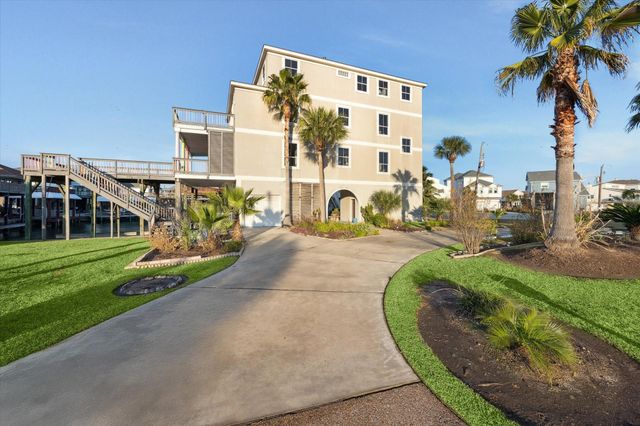 1854 Tiki Drive, Tiki Island, TX 77554