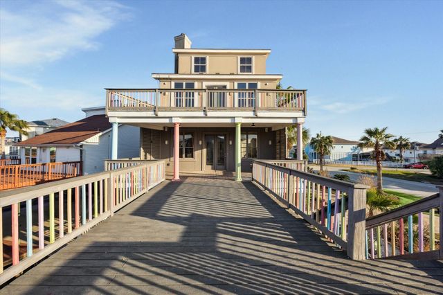 1854 Tiki Drive, Tiki Island, TX 77554