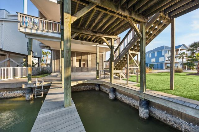 1854 Tiki Drive, Tiki Island, TX 77554