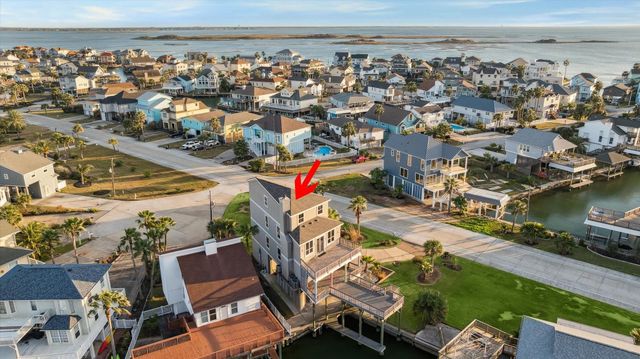 1854 Tiki Drive, Tiki Island, TX 77554