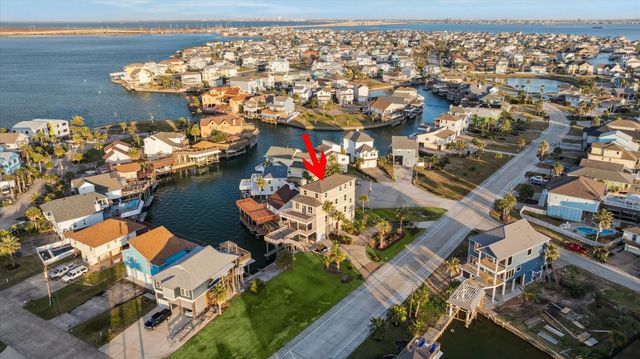 1854 Tiki Drive, Tiki Island, TX 77554