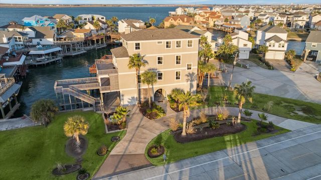 1854 Tiki Drive, Tiki Island, TX 77554