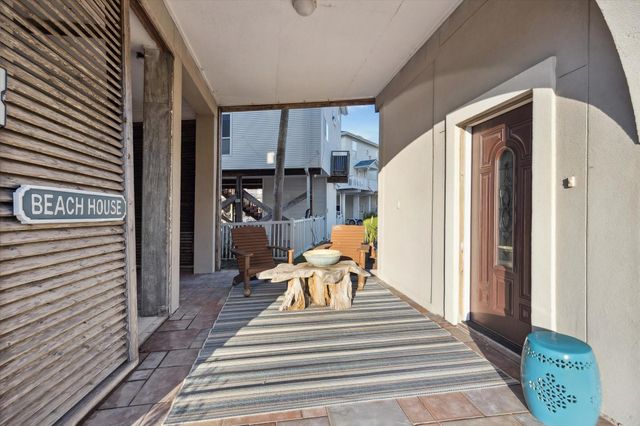 1854 Tiki Drive, Tiki Island, TX 77554