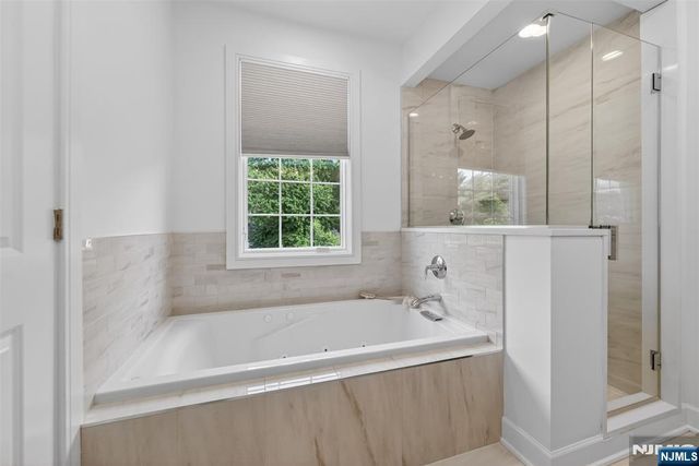 22 Gabriel Court 22, Paramus, NJ 07652