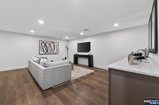 22 Gabriel Court 22, Paramus, NJ 07652