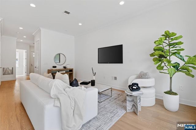 22 Gabriel Court 22, Paramus, NJ 07652