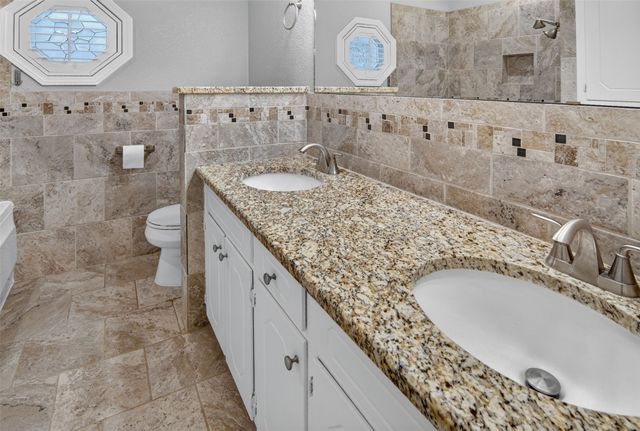 2208 Cambridge Drive, Hurst, TX 76054