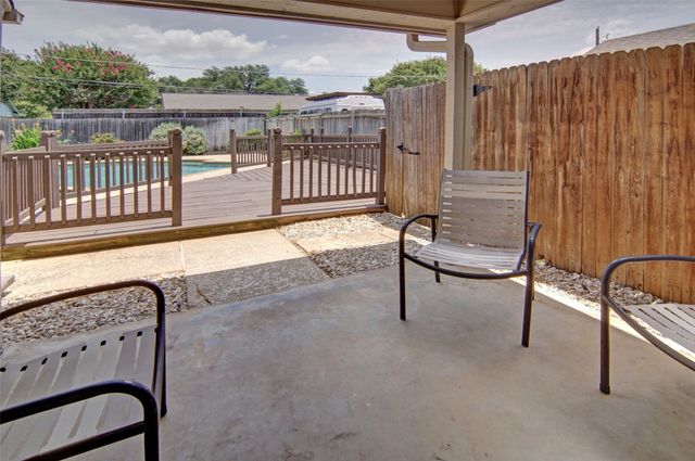 2208 Cambridge Drive, Hurst, TX 76054